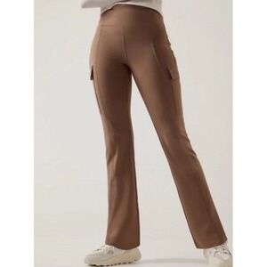 ATHLETA Delancey Straight Cargo Pants Size Large in Rustic Beige #882625
